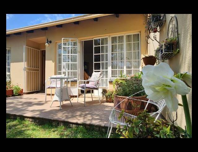 1 BEDROOM TOWNHOUSE FOR SALE IN GLENVISTA